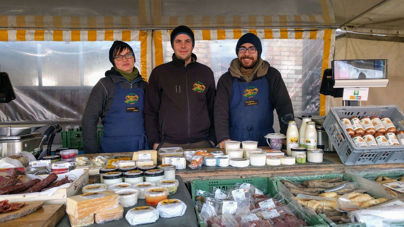 Anushka, Niklaus und Valentin kennen die Kundschaft persönlich.