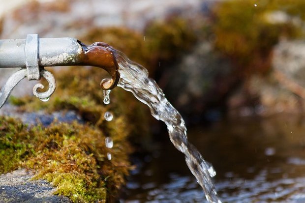 Gegenvorschlag oder nicht: Die Taktik zur Abwehr der Trinkwasser-Initiative ist noch offen. (Bild Pixabay)