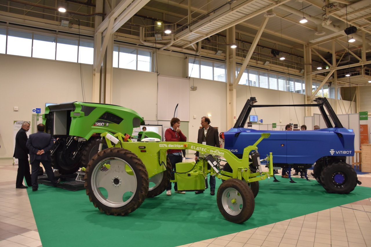 Am internationalen Agrarroboterforum (Fira) in Toulouse, Frankreich wurden viele selbstständig arbeitende Roboter ausgestellt. (Bilder noe)
