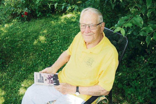 Ernst Lerch braucht Bauernfamilien nicht vorgestellt zu werden. Zusammen mit seinem Bruder gab er ein Buch heraus, welches ihr langes Leben beschreibt.