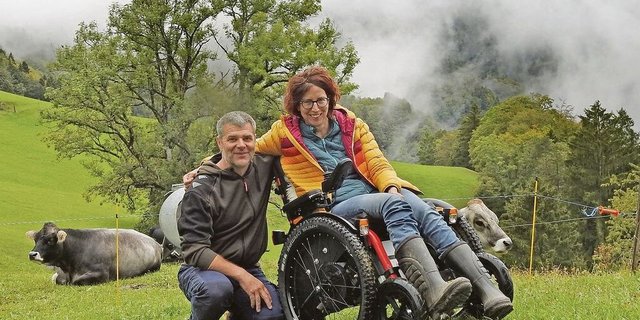 Blick vorwärts, nie zurück: Stefan und Birgit Kündig bauen das Ober Fringeli zum Mutterkuhbetrieb um.