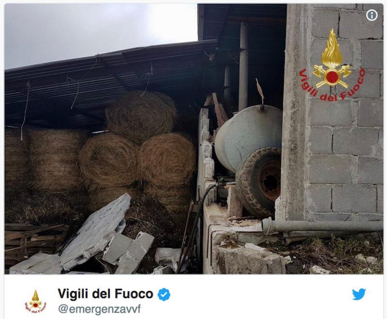 Der starke Wind verursachte in Alvito südlich von Rom den Einsturz einer Mauer. Dabei kamen zwei Pensionisten ums Leben, zwei weitere wurden verletzt. (Bild Vigili del Fuoco, Screenshot Twitter)