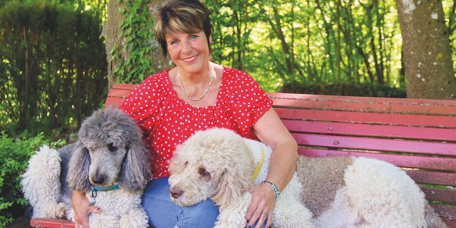 Marlies Mörgeli hat den ersten Tierfriedhof der Schweiz gegründet. (Foto: Benildis Bentolila)