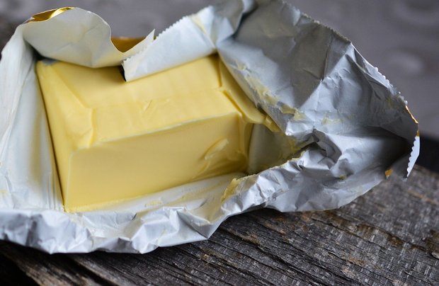 In der Schweiz werden jedes Jahr gegen 42 000 Tonnen Butter verbraucht. (Bild: congerdesign auf Pixabay)