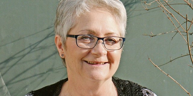 Corona macht auch der  Volkstanzkultur zu schaffen. Danielle Zaugg, Mitglied der Volkstanzkommission der Schweizerischen Trachtenvereinigung, erklärt wo im Moment der (Trachten-)Schuh drückt..