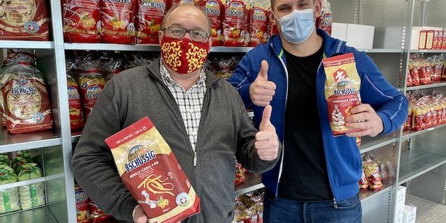 .: Beat Grüter (CEO Pasta Premium AG) und Schwinger Remo Käser. (Bild Pasta Premium AG)