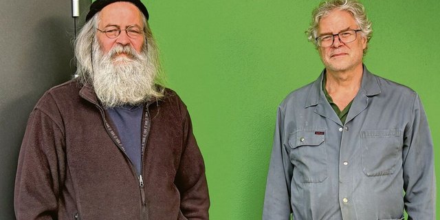 Robert (l.) und Stefan Brunner leiten in dritter Generation die Wehntaler Mosterei. In absehbarer Zeit werden sie pensioniert. Nun wird eine Nachfolgeregelung aufgegleist.  