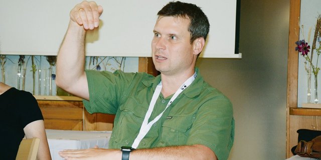 Niklaus Blatter, der Jagdinspektor des Kantons Bern, beurteilt das Verhalten des Wolfs in der Region Gantrisch nicht als per se unnatürlich. (Bild Simone Barth)