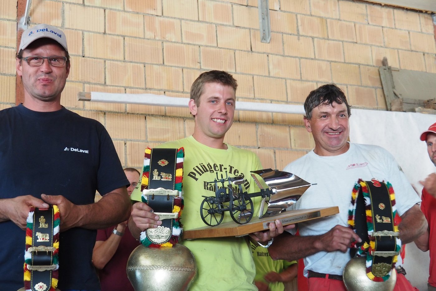 So präsentierte sich das Siegerpodest in Will (v. l. n. r.):  Toni Stadelmann (Bronze), Marco Angst (Gold) und Peter Ulrich (Silber). Bild: chwchw)  