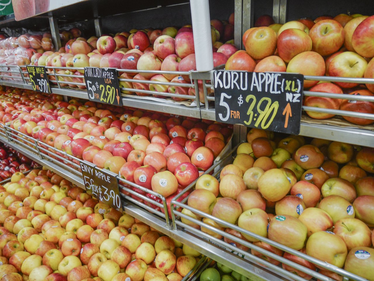 Neuseeland, USA, Australien: Äpfel werden aus aller Welt importiert. Bio-Labels sucht man allerdings vergeblich.
