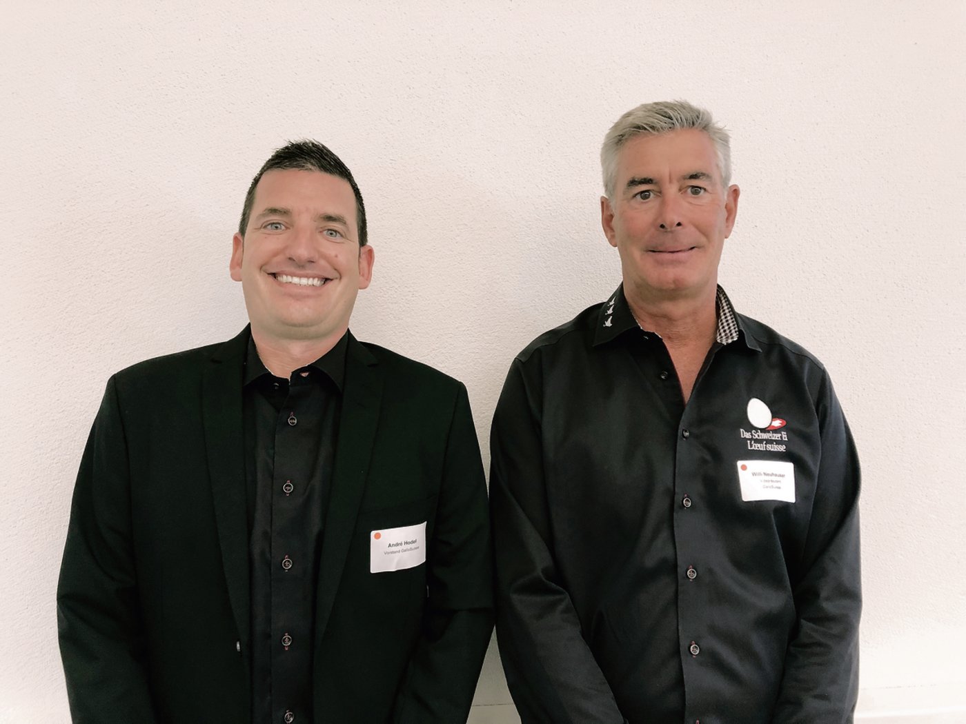 Willi Neuhauser (rechts) gibt das Amt des Präsidenten bei der Genossenschaft Gallo Circle an André Hodel ab. (Bild lmc)