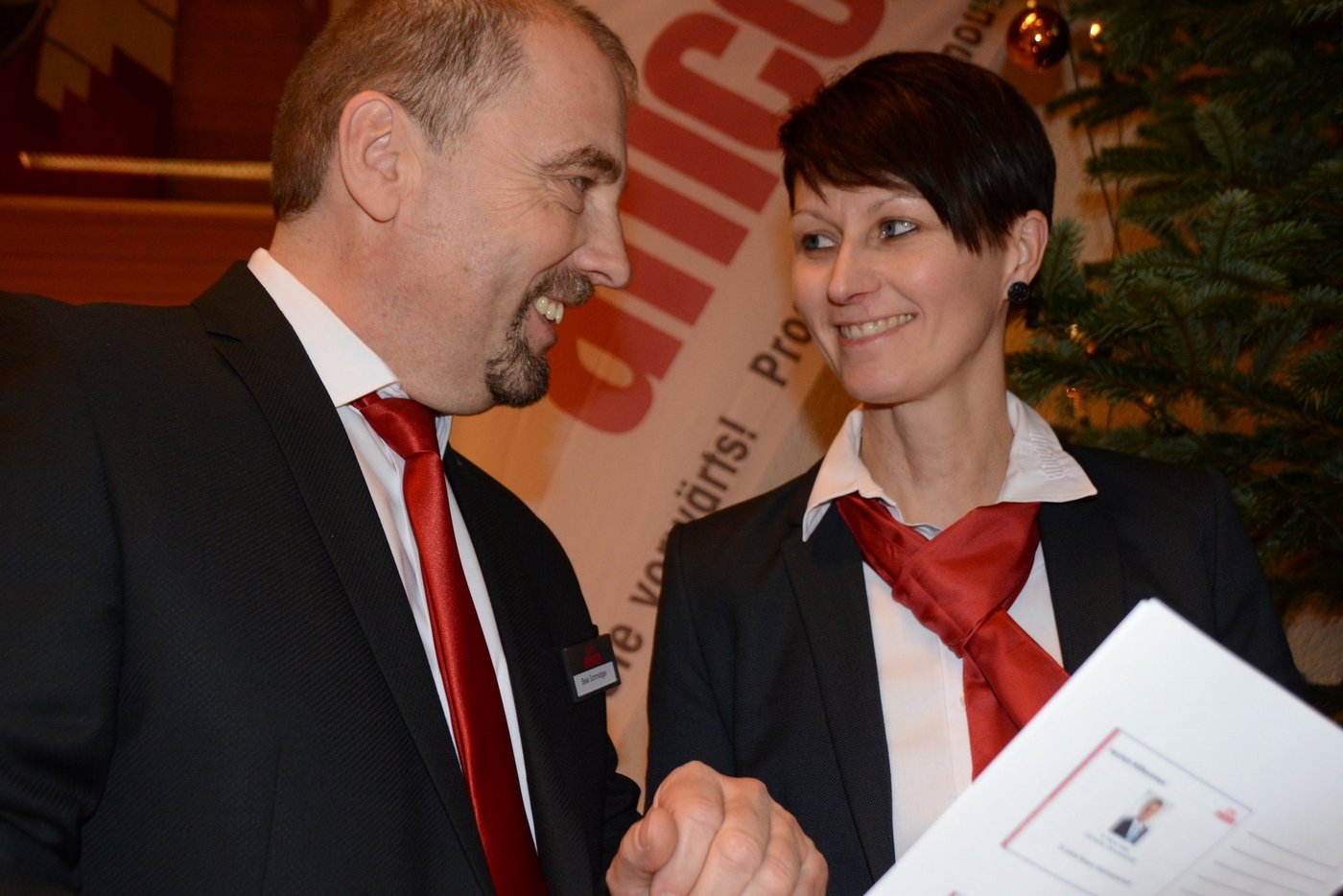 Bislang zufrieden mit dem Geschäftsjahr 2018: Beat Schmidiger, Anicom-Regionalleiter und Tanja Müller, Präsidentin Regionalausschuss.  (Bild aem)