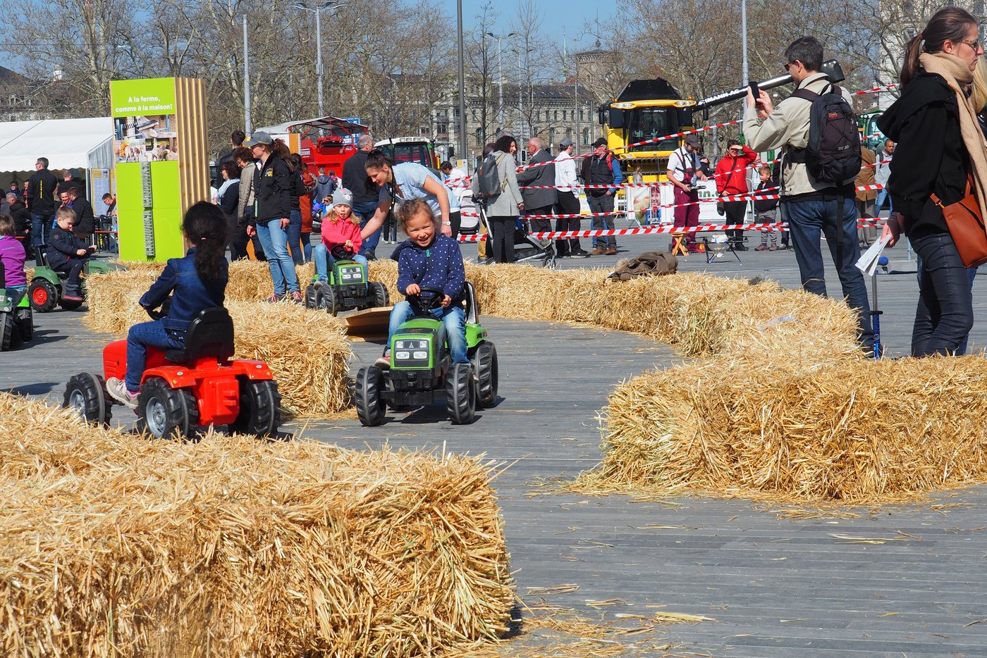 Ein Parcours für Trettraktoren zieht immer.