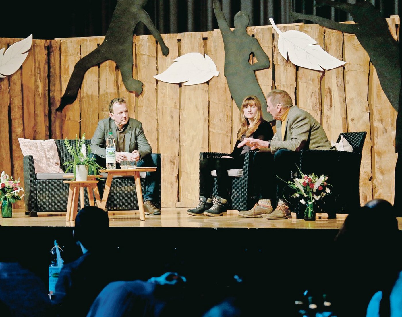 Gesprächsrunde am Agro-Träff in Boswil (v. l. n. r.): Moderator Adrian Krebs, Julia Gisler und Werner Isch.(Bild Heinz Abegglen)