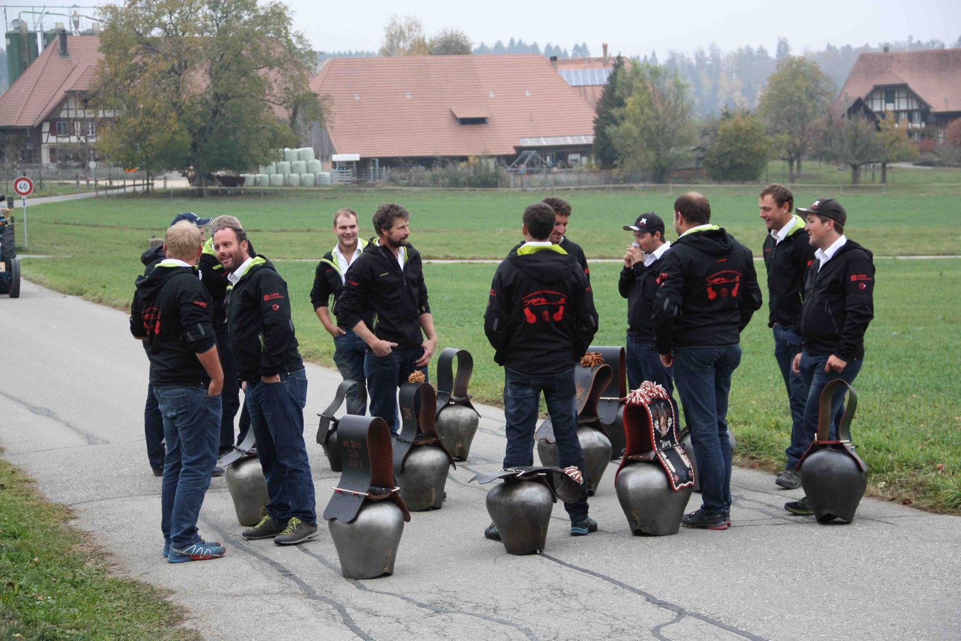 Die Umzugsstrecke ist lang und anstrengend - der Treichlerklub Strubelgruss braucht eine Pause. 
