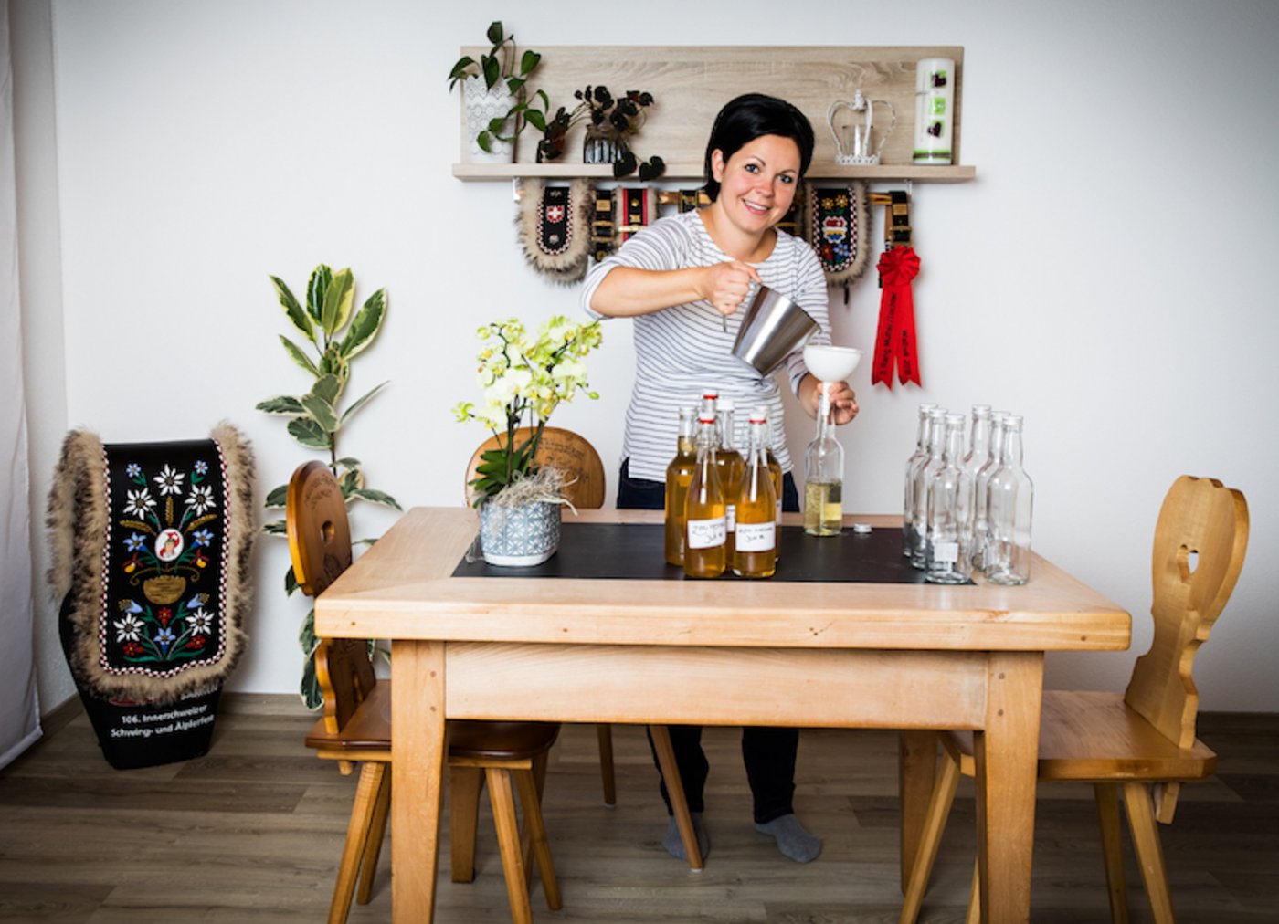 Zum trinken gibt es bei der Bäuerin süssen Sirup.