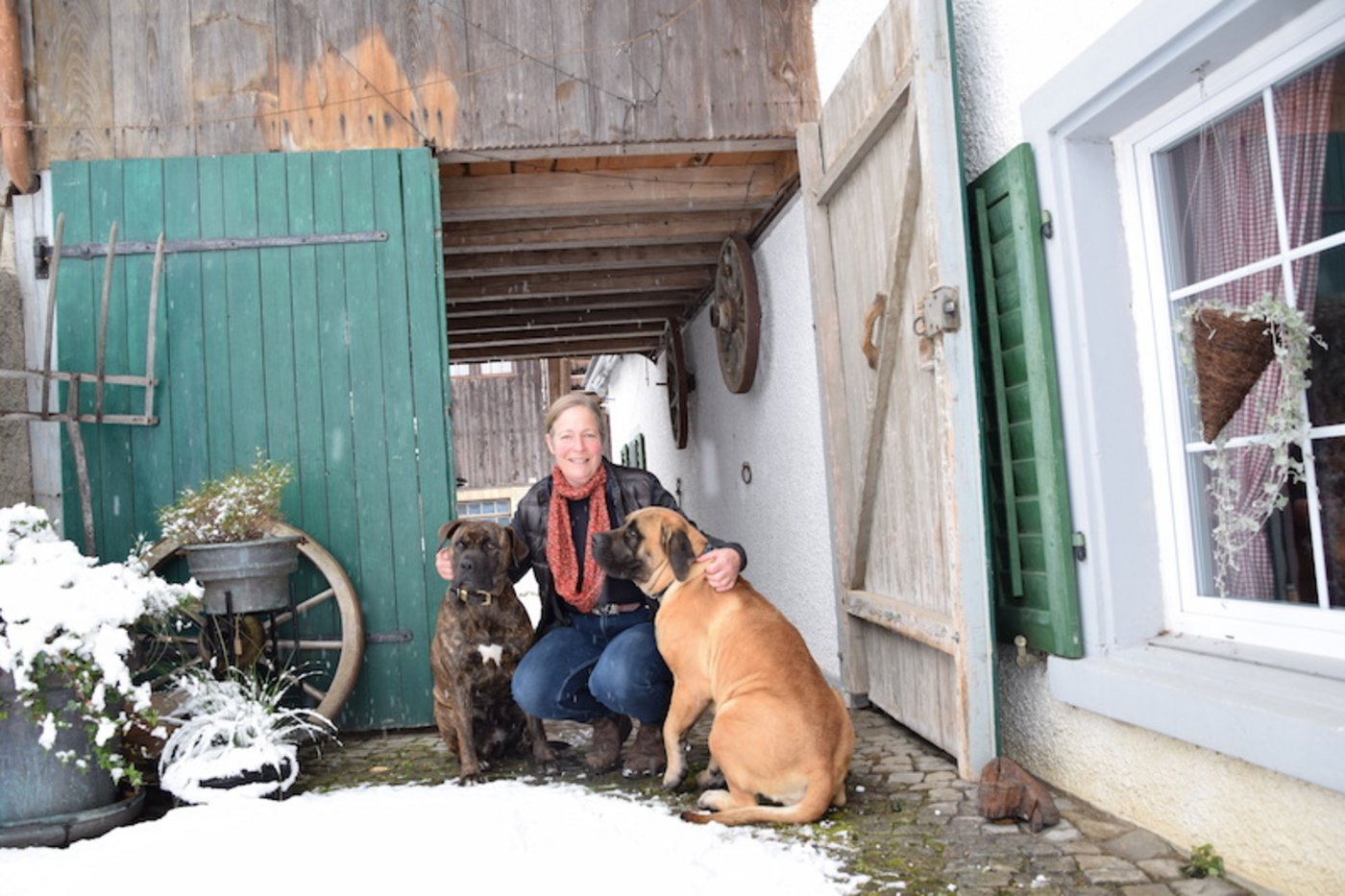 Bei diesem Tor bergrüsst Judith Rüegg normalerweise ihre Gäste.