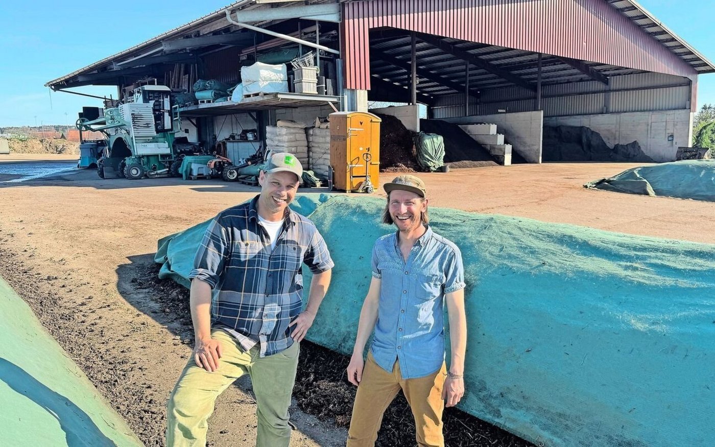 Michael Kunz (links), Inhaber der Gärtnerei Kunz Baumschulen AG und Jojo Casanova-Linder, Gründer der Kompotoi AG. 