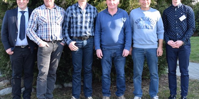 Neue und alte Gesichter im Vorstand (v. l. n. r.): Ruedi Fischer, Präsident; Martin Uhlmann und Hanspeter Brunner, die neuen Vorstandsmitglieder; Ueli Kilchhofer und Markus Stooss, die Abtretenden sowie Niklaus Ramseyer, der neue Geschäftsführer. (Bild jba)
