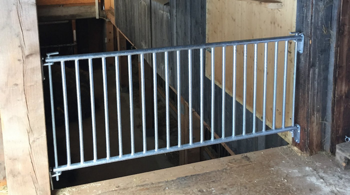 Geländer bei Absturzstellen dienen der eigenen Sicherheit und auch der der Gäste.