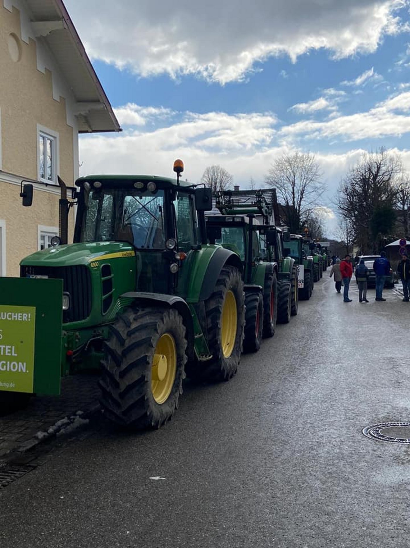 Die Landwirte haben genug und gehen auf die Strassen. (Bild Facebook / Land schafft Verbindung - Link: https://www.facebook.com/photo.php?fbid=2973024232717588&set=pcb.2973020412717970&type=3&theater)