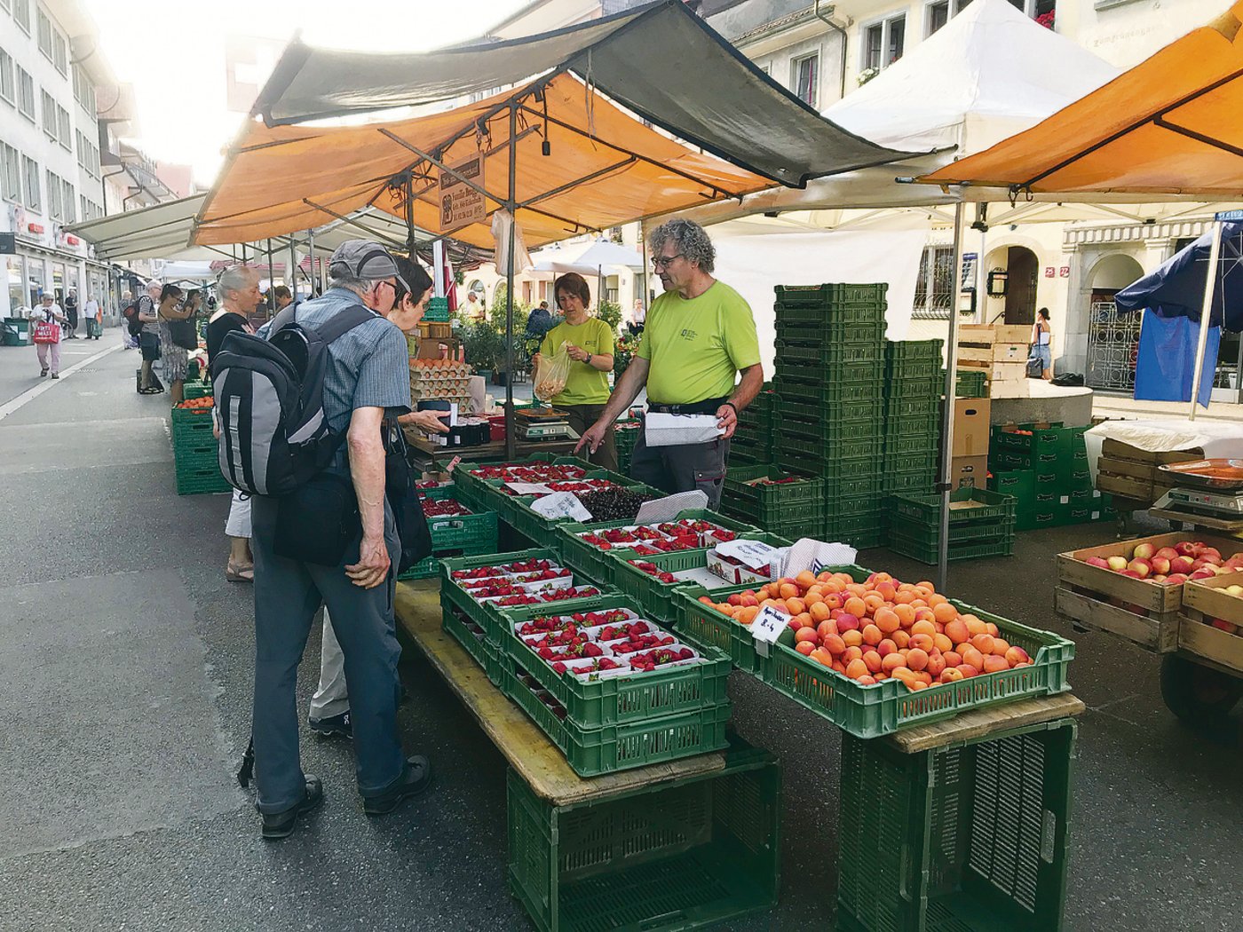 Ruedi Brugger macht die Erfahrung, dass die Kunden heute weniger auf einmal, dafür häufiger einkaufen.  (Bilder Alexandra Stückelberger)