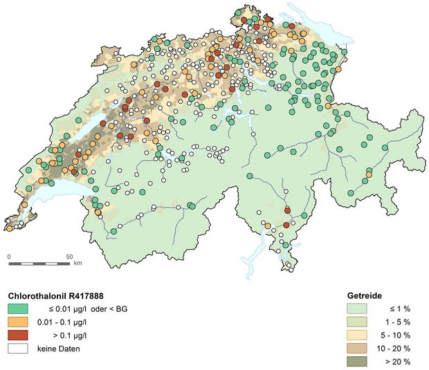 Maximalwert pro NAQUA-Messstelle. BG: Analytische Bestimmungsgrenze. Die Karte zeigt auf Grundlage der Ergebnisse von etwa 200 Messstellen (Pilotstudie 2017/2018 und Langzeitmonitoring 2018) eine weiträumige Verbreitung von Chlorothalonil R417888 im Grundwasser des Mittellandes und einiger grosser Talebenen. (Karten Bafu)