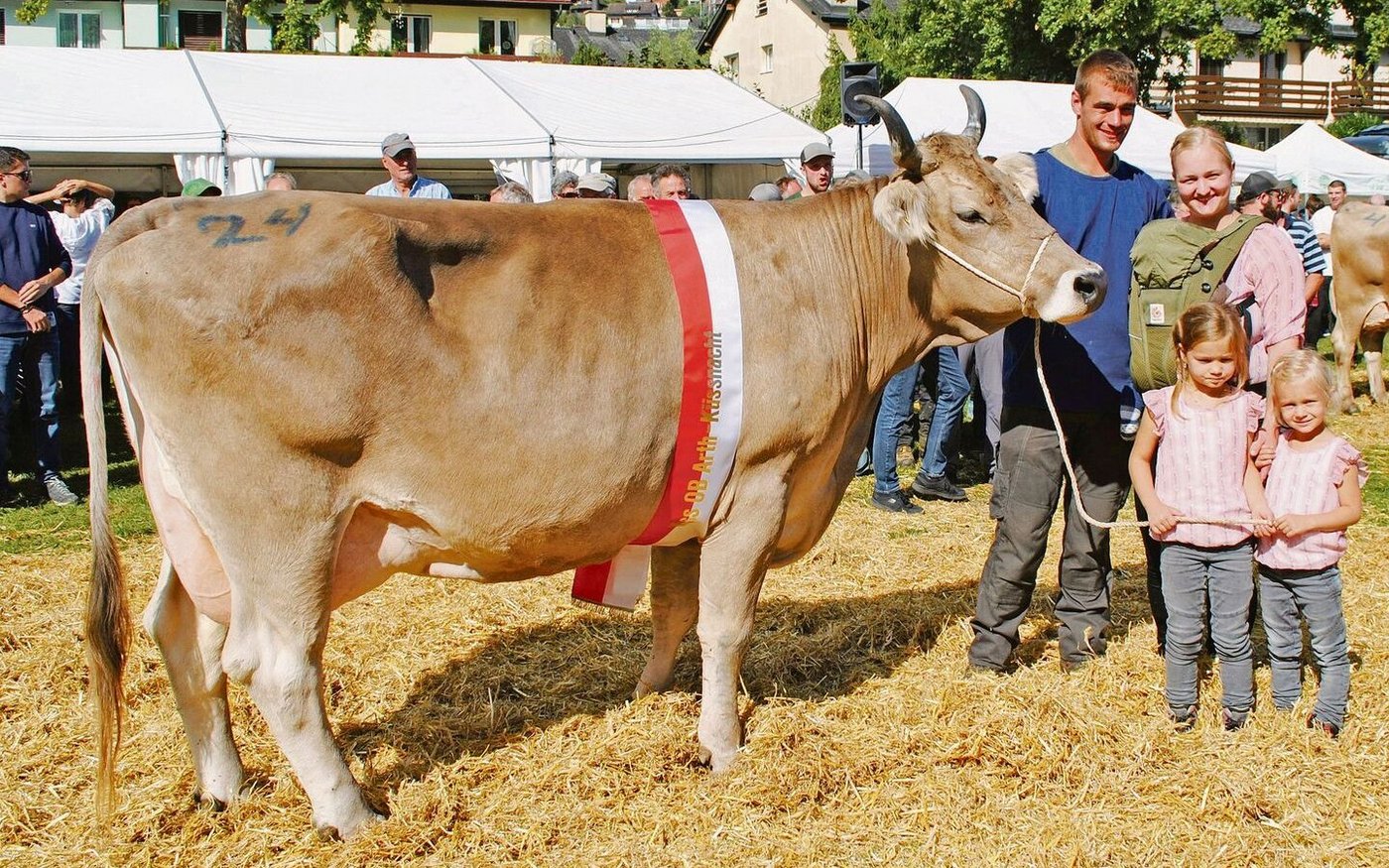 Miss Küssnacht OB Harlei Humana von Theo und Fabienne Marty, Goldau, mit den Kindern Alessia, Milena und Elias.