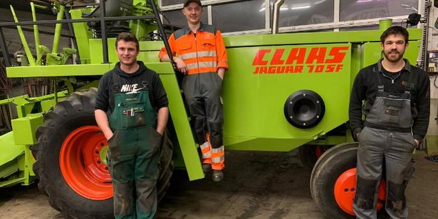 «Die Teamarbeit hat uns einiges über Zusammenarbeit gelehrt und uns zusammengeschweisst», berichten die drei Auszubildenden und sind stolz auf das Gelingen ihres grossen Projektes. (Bilder Tildy Schmid)