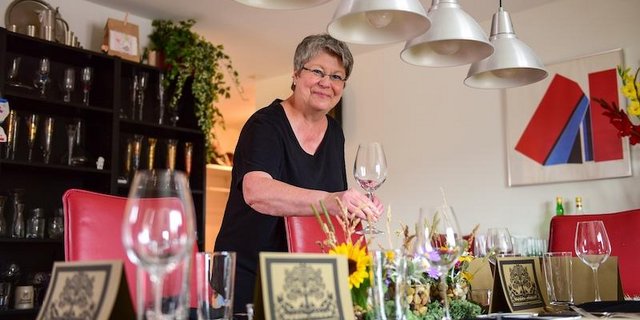 Elisabeth Müller-Frey bevorzugt Rezepte aus der Kategorie «was Grossmutter noch wusste». Bei ihr ist ein schön gedeckter Tisch ebenso wichtig wie das gute Essen. (Bild Swiss Tabvolata)