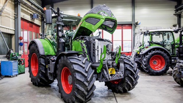 Ein Fendt 720 Vario Traktor in der Werkhalle der GVS Agrar AG in Schaffhausen. Bild: Mareycke Frehner