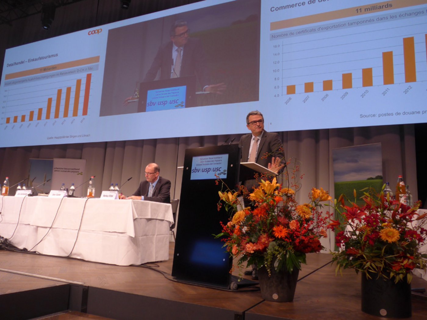 "Starke gegenseitige Abhängigkeit": Coop-Chef Joos Sutter referierte vor den Delegierten unter anderem zum Thema Einkaufstourismus. (Bild akr)