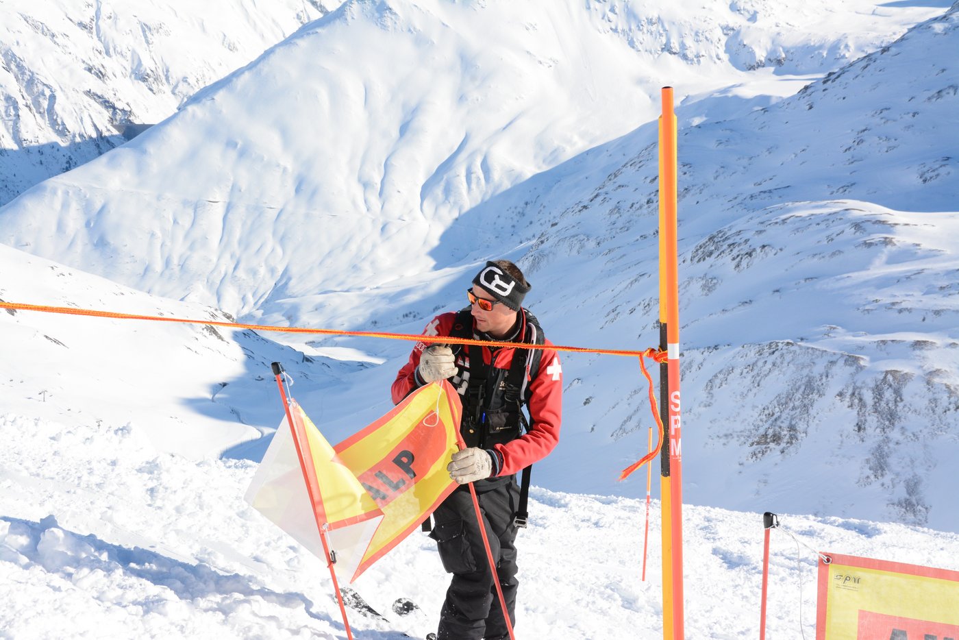 Benjamin Monn bei der Arbeit auf der Piste.