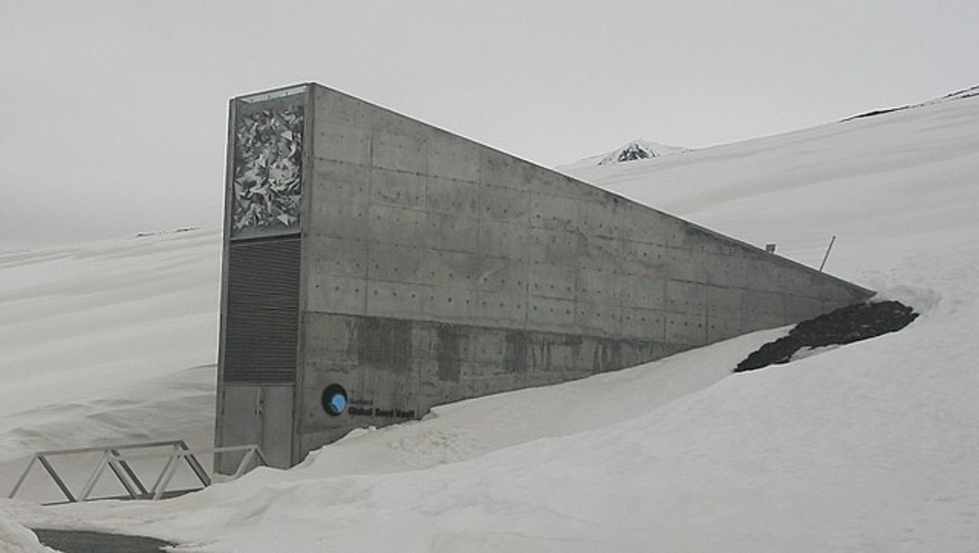 Der Eingang zum Saatgut Bunker. (Bild Wikimedia)