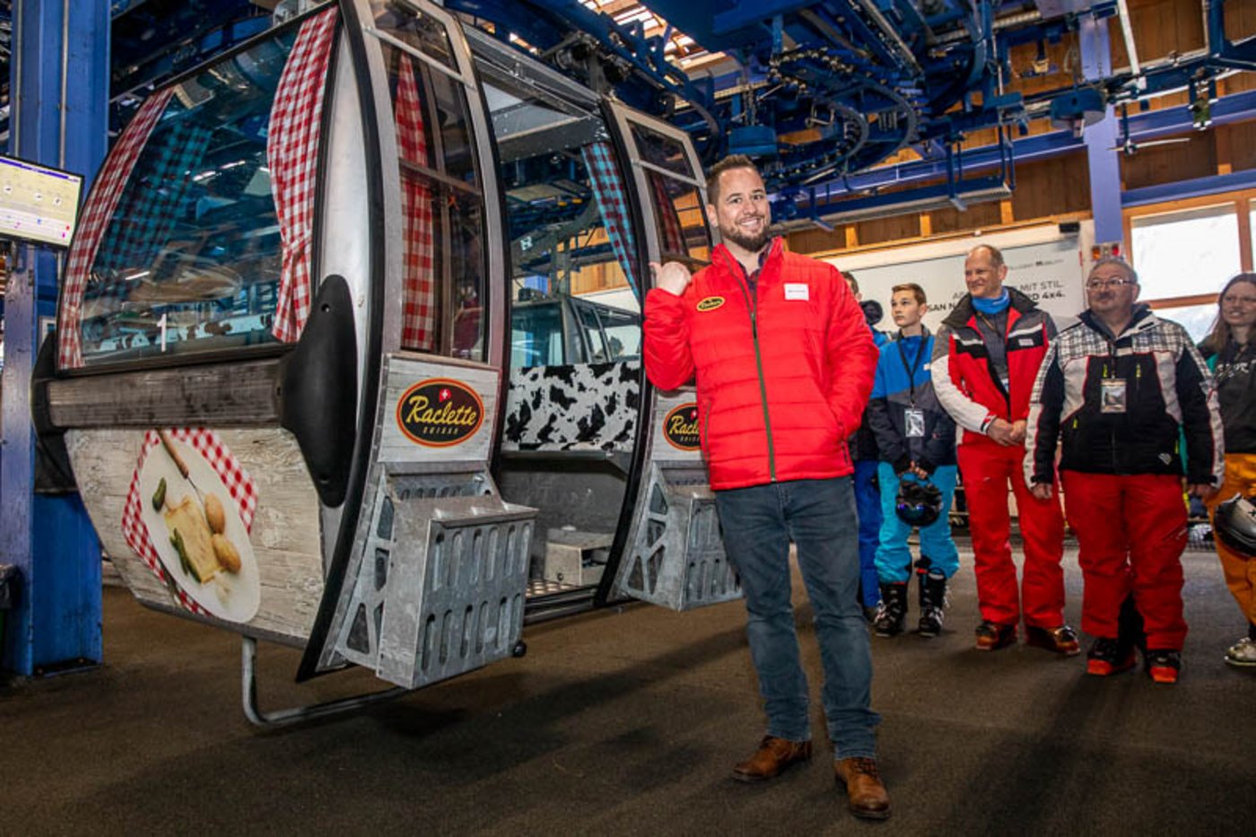 Eingeweiht hat die zwei Gondeln der Sänger und Entertainer Marc Trauffer.