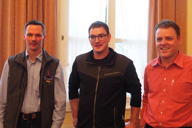 Suisseporcs-Präsident Christian Gerber mit den neuen Vorstandsmitgliedern Lukas Roth und Ueli Stacher (v. l. n. r.). (Bild chw)