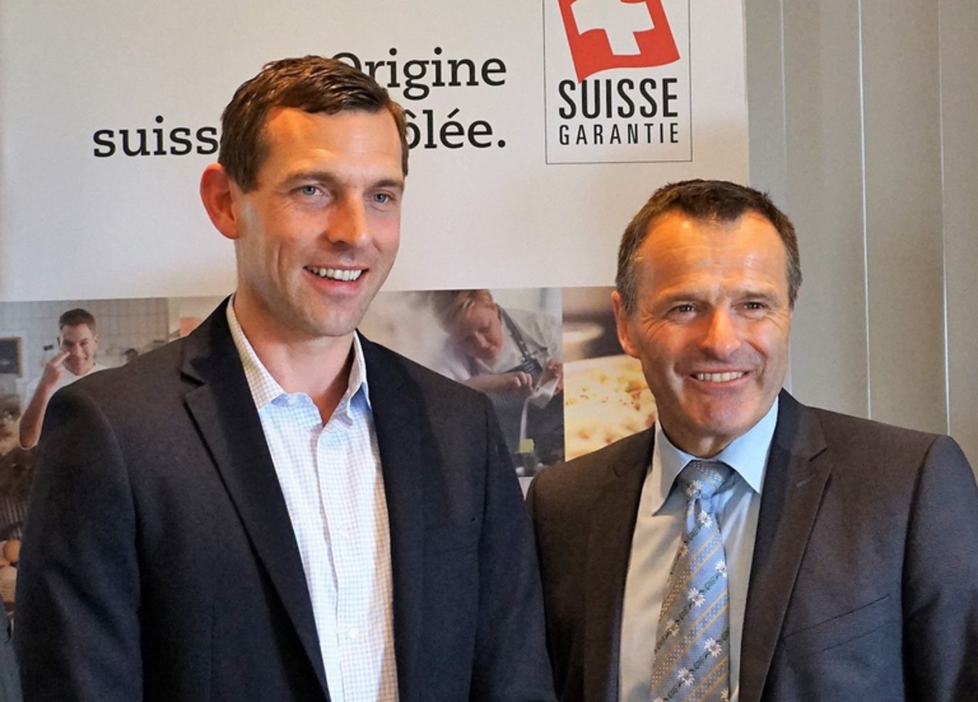 Roger Gut (l.) zusammen mit AMS-Präsident Urs Schneider. (mr)