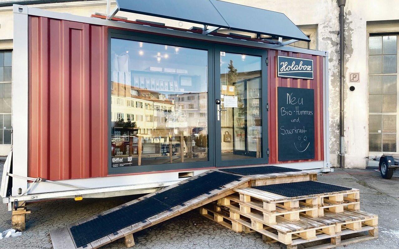 Der mobile und kompakte Hofladen «Holabox» kommt in der Stadt zum Einsatz, wo die meisten Konsumentinnen und Konsumenten leben und arbeiten