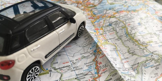 Was den behördlichen Umgang mit Stellplätzen auf Bauernhöfen angeht, kann man kaum allgemeine Aussagen machen. (Bild jsc)