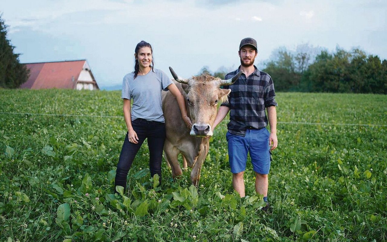 Gemeinsam reifte der Prozess, zukünftig einen eigenen Landwirtschaftsbetrieb zu führen: Jonas Fries und seine Partnerin Linda Riedel. 