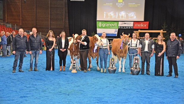 SF-Championwahl (v.r.): Miss: Kilian Nevada, Daniel und Adelheid Graf, Bleiken; Reserve: Sunside Kilian Sf Ivabia, Christian Stucki, Uebeschi; Mention: Kilian Mayla, Fritz Wenger, Pohlern. 