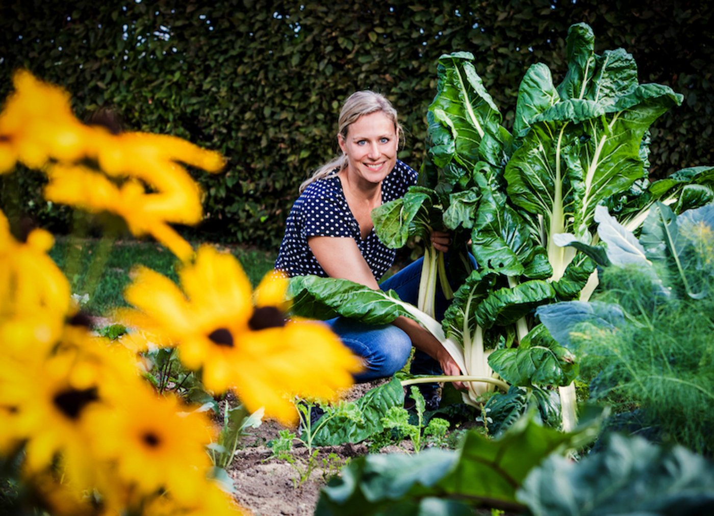 Die Thurgauer Bäuerin in ihrem Garten.