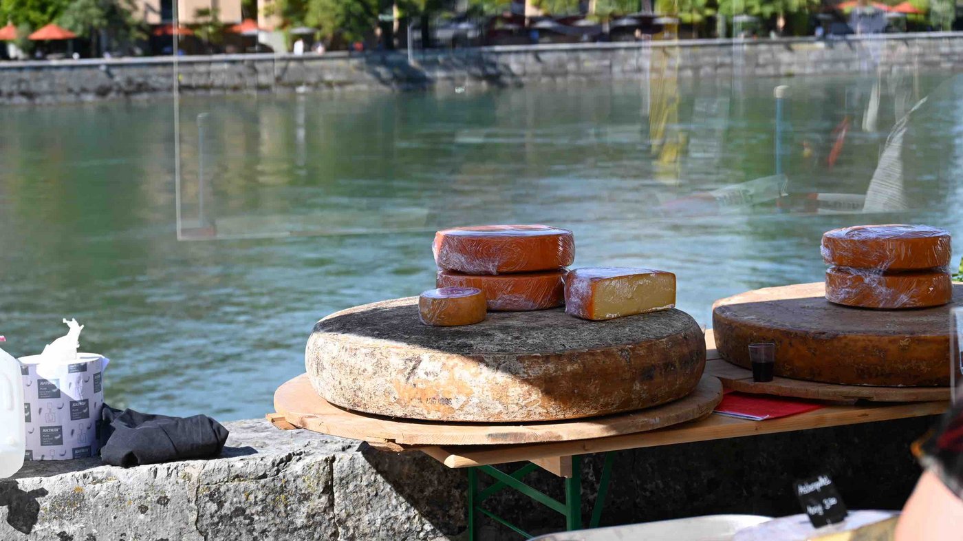 Solothurn bietet mit der Aare ein besonderes Ambiente für den Chästag. (Bilder BauZ/Andrea Wyss)