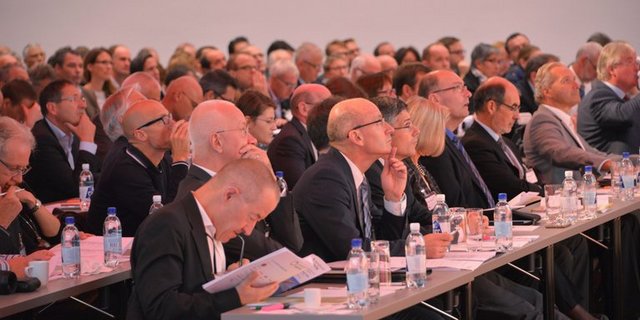 Die hochkarätigen Referenten an der Fachkonferenz lockten zahlreiche Besucherinnen und Besucher an. (Bild Hansjürg Jäger)