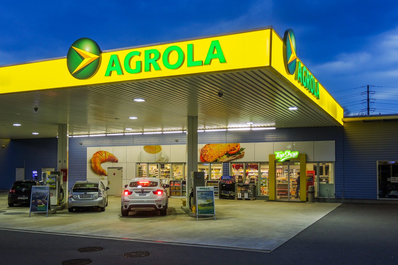 Die Volg-Detailhandels-Gruppe betreibt auch die Top-Shops bei den Agrola-Tankstellen. Insgesamt sind es 94 Tankstellenshops in der ganzen Schweiz. 2018 machten die Läden insgesamt 270 Millionen Franken Umsatz.