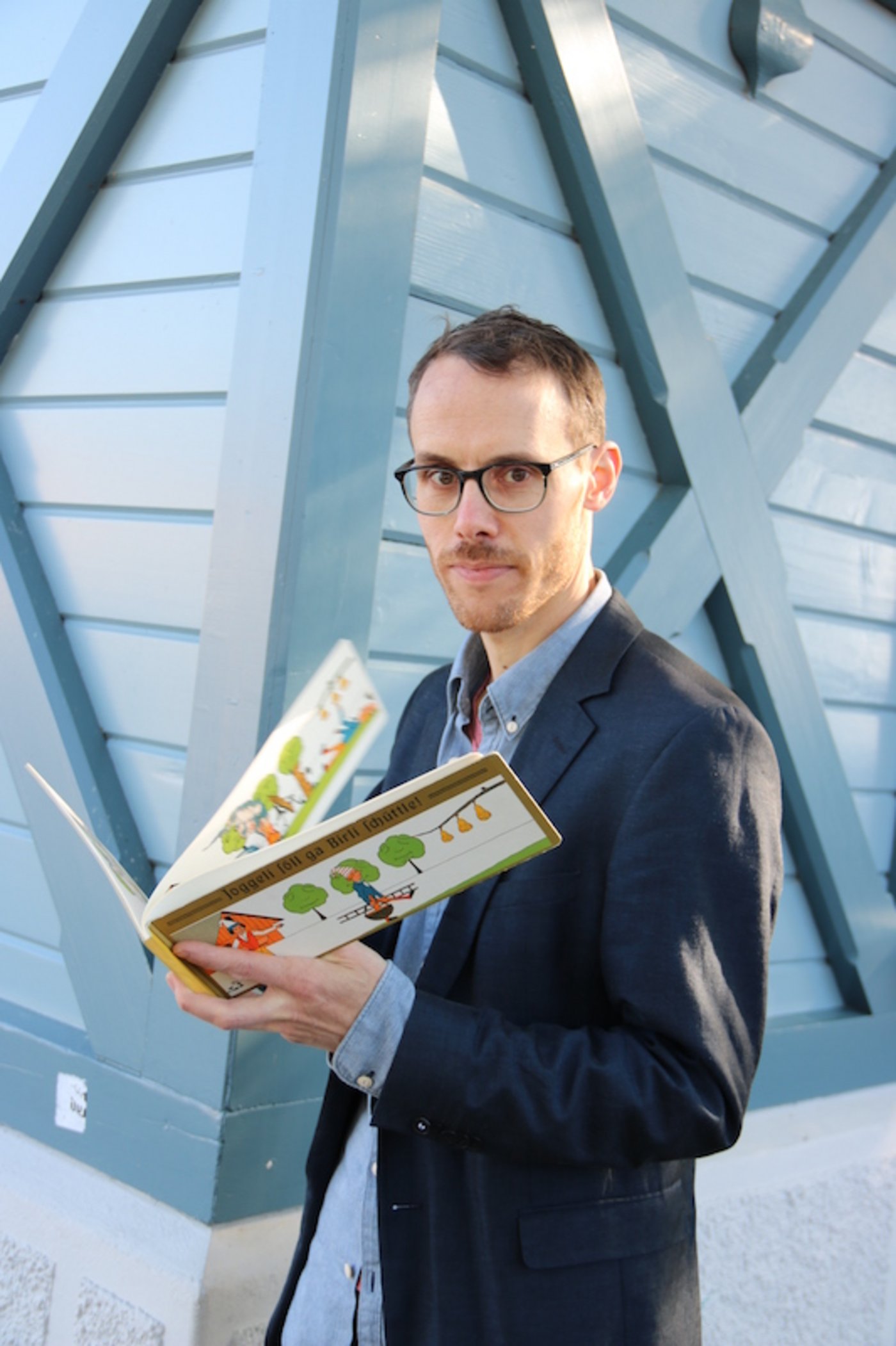 Kaspar Flückiger, Animationsfilmer und Typograf, legte die 110-jährige Geschichte von «Joggeli söll gar Birli schüttle» in seinem Trickfilm nicht neu, aber anders aus.