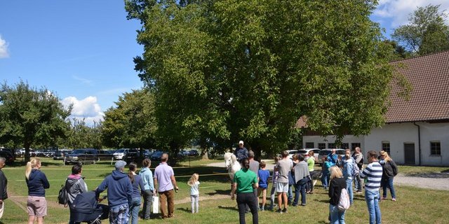Die Besucher(innen) auf einem der Höfe. (Bild Verband Thurgauer Landwirtschaft)