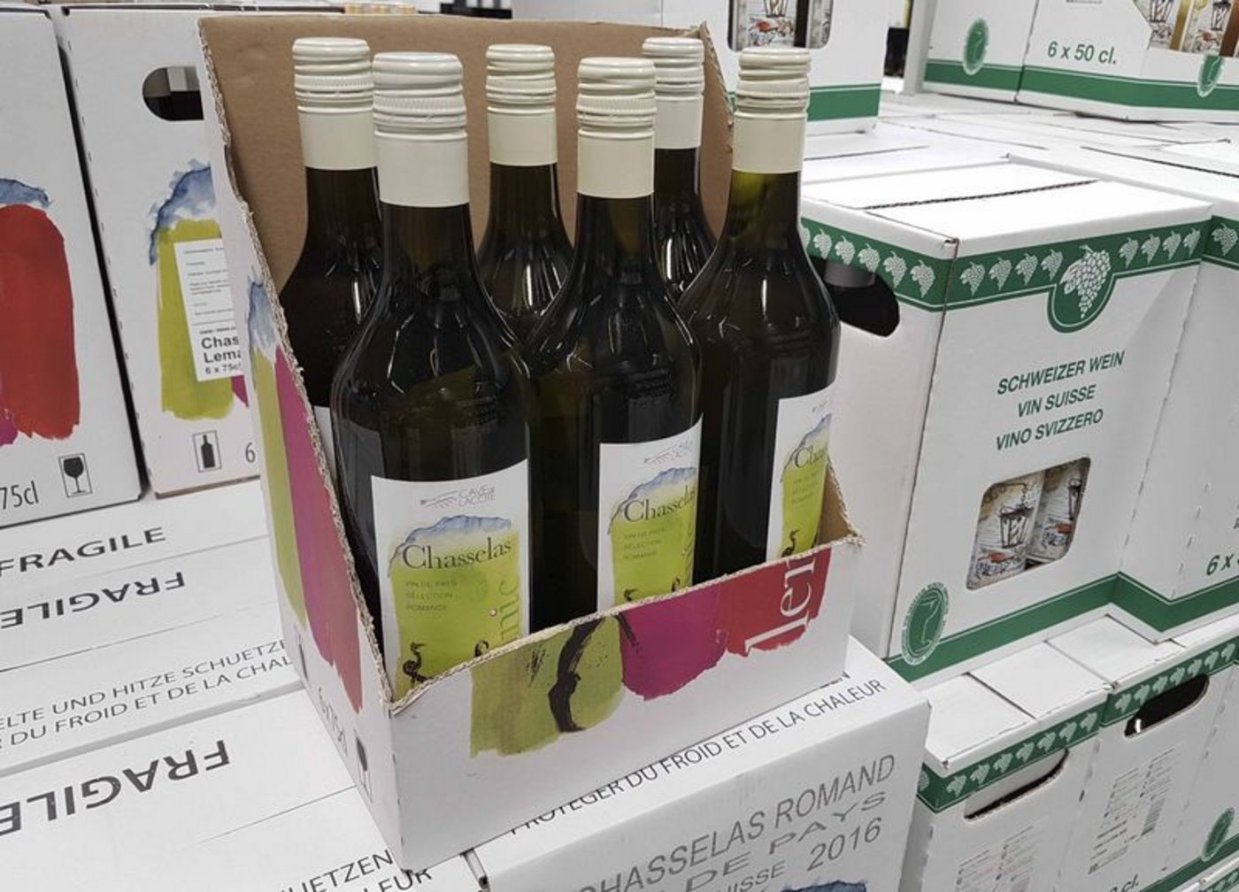 Das Swiss-Wine-Gütesiegel ist in die Pilotphase gestartet - mit fünf Betrieben wird nun eine digitale Etikette für Schweizer Wein getestet. (Bild ji)