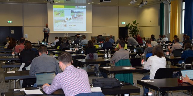 Humus gilt als potenzielle Senke von Kohlenstoff. Jedoch warten hinsichtlich des Klimaschutzes in der praktischen Umsetzung verschiedene Herausforderungen, die am Weiterbildungstag der Agridea angesprochen wurden. (Bild Katrin Erfurt)