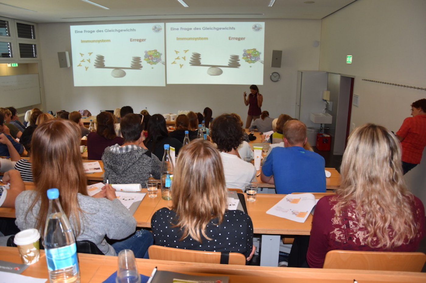 Die Kälberfachtagung interessierte zahlreiche Bäuerinnen und auch ein paar Männer.